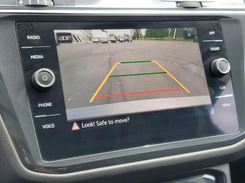 Used 2023 Volkswagen Tiguan SE w/ Panoramic Sunroof Package AWD/4WD image 21