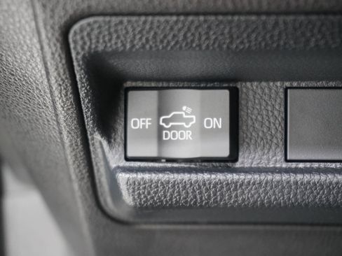 Used 2025 Toyota Tacoma TRD Off-Road AWD/4WD image 27