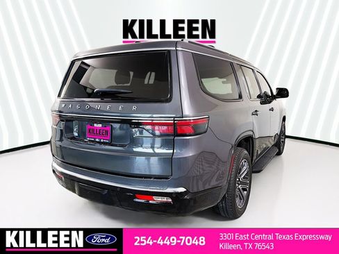 Used 2024 Jeep Wagoneer 4WD w/ Premium Group I image 8