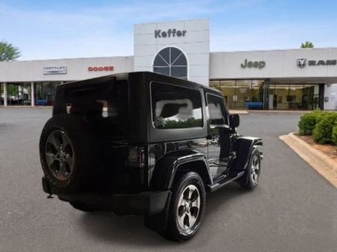 Used 2016 Jeep Wrangler Sahara w/ Connectivity Group AWD/4WD image 6