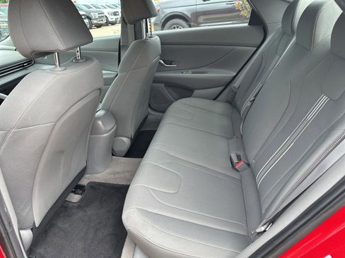 Used 2023 Hyundai Elantra SEL FWD image 18