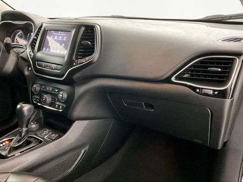 Used 2021 Jeep Cherokee Latitude Plus AWD/4WD image 19
