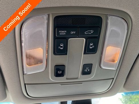 Used 2018 Kia Sedona SX Limited FWD image 25