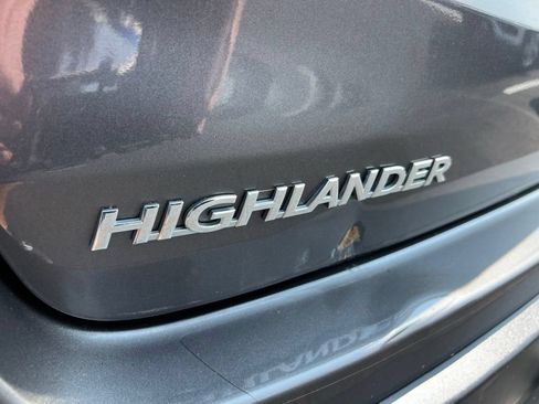 Used 2018 Toyota Highlander XLE AWD/4WD image 31
