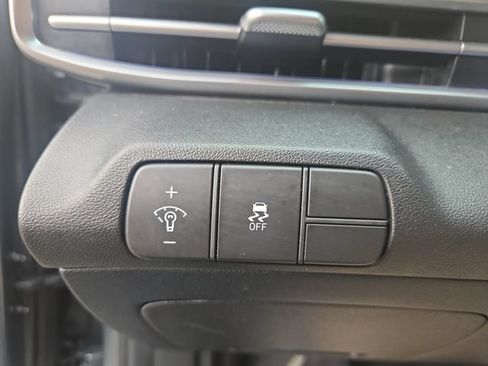 Used 2024 Hyundai Elantra SEL FWD image 18