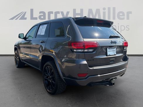 Used 2019 Jeep Grand Cherokee Altitude AWD/4WD image 3
