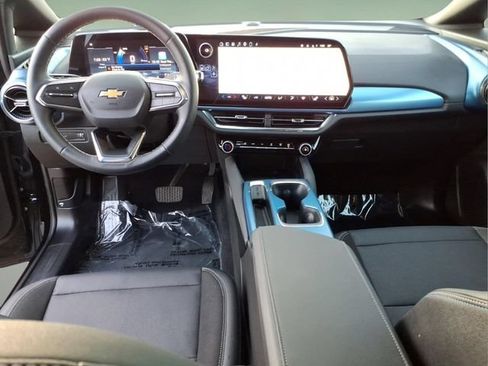Used 2025 Chevrolet Equinox EV LT w/ Convenience Package FWD image 13