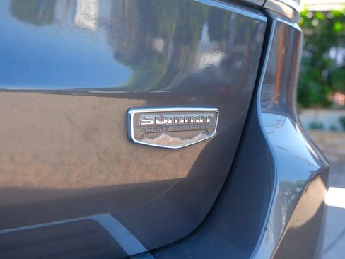 Used 2018 Jeep Grand Cherokee Summit w/ Skid Plate Group AWD/4WD image 49