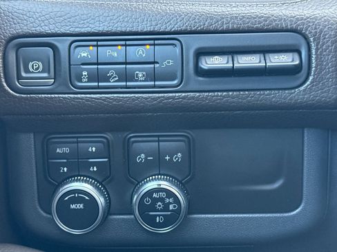 Used 2022 GMC Yukon Denali image 33