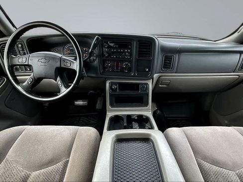 Used 2005 Chevrolet Tahoe LS w/ Preferred Equipment Group AWD/4WD image 9