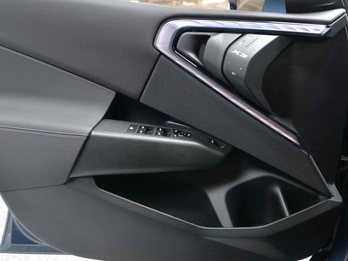 Certified 2025 BMW X3 xDrive30i image 6