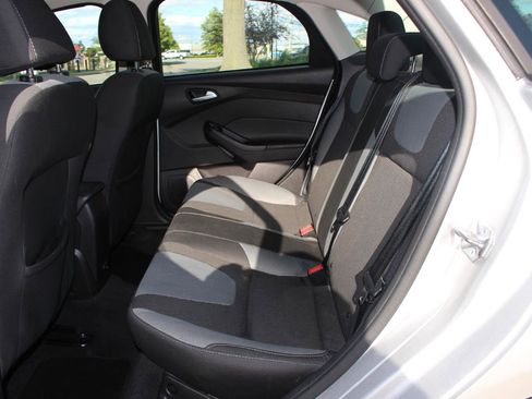 Used 2014 Ford Focus SE w/ SE Sport Package FWD image 28