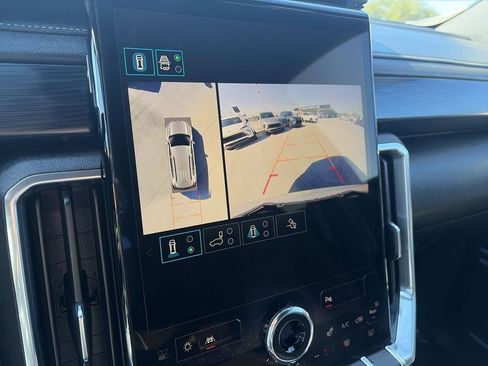 Used 2025 GMC Acadia Elevation image 19