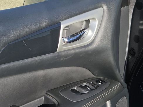 Used 2020 Nissan Pathfinder SV FWD image 24