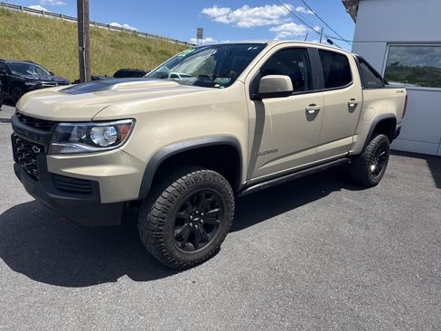 Used 2022 Chevrolet Colorado ZR2 w/ ZR2 Dusk Special Edition AWD/4WD image 7