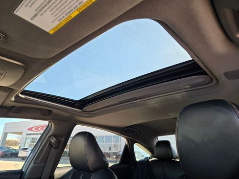 Used 2022 Toyota Avalon Touring image 14