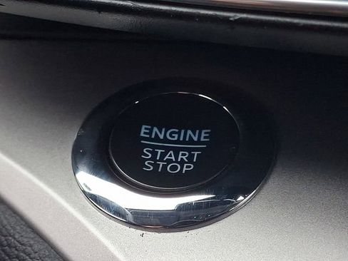 Used 2022 Ford Explorer XLT w/ Equipment Group 202A AWD/4WD image 23