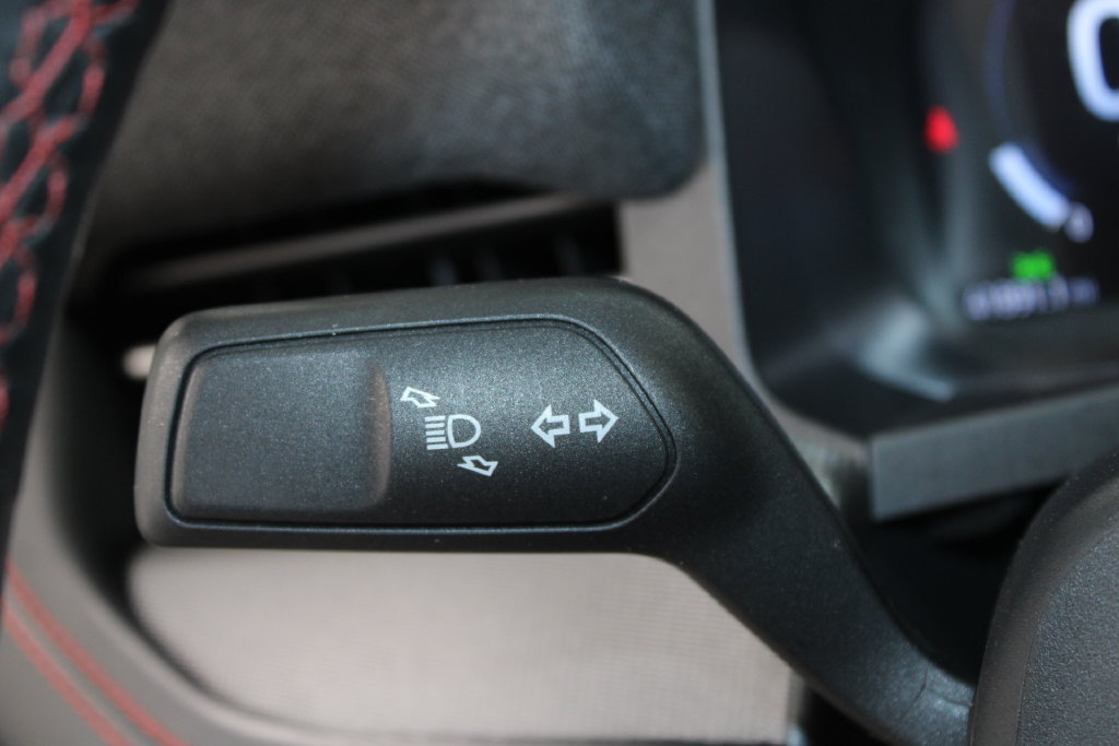 Used 2025 Ford Explorer ST-Line AWD/4WD image 38