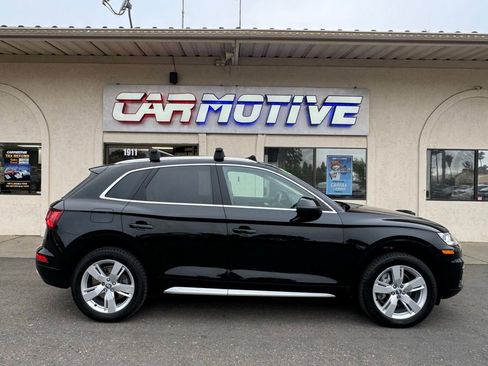 Used 2018 Audi Q5 2.0T Premium Plus w/ Premium Plus Package AWD/4WD image 3