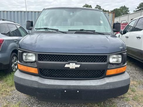 Used 2009 Chevrolet Express 1500 Passenger RWD image 8