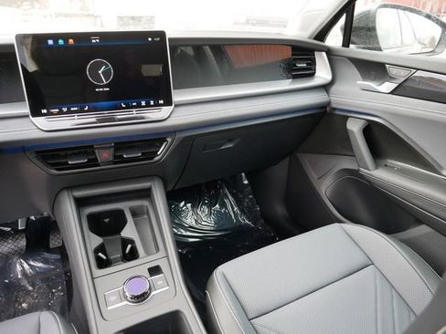 New 2026 Volkswagen Tiguan SE AWD/4WD image 10