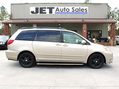 Used 2005 Toyota Sienna XLE image 8
