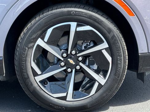 Used 2025 Chevrolet Equinox EV LT w/ Convenience Package FWD image 41