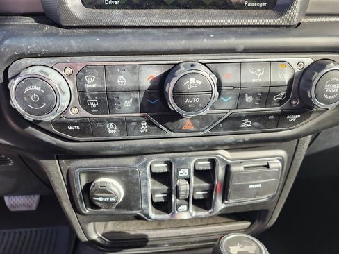 Used 2021 Jeep Wrangler Unlimited Sport S image 11