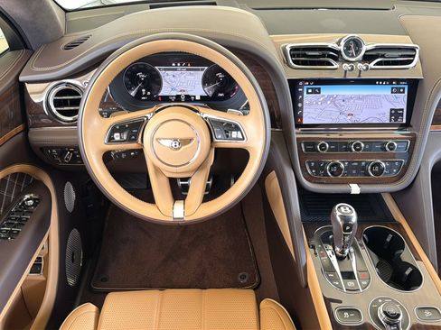 Certified 2023 Bentley Bentayga AWD/4WD image 18
