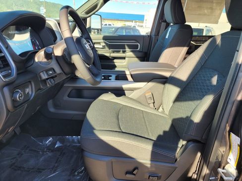 New 2026 RAM 2500 Big Horn AWD/4WD image 10
