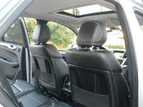Used 2015 Mercedes-Benz ML 350 4MATIC image 31