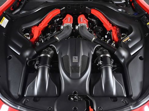 Used 2022 Ferrari Roma RWD image 5