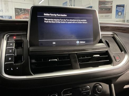 Used 2021 Chevrolet Suburban LT AWD/4WD image 21