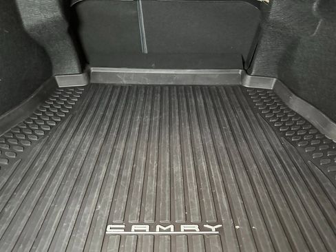 Used 2018 Toyota Camry XLE image 21