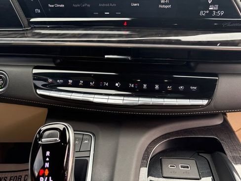 Used 2022 Cadillac Escalade ESV Premium Luxury w/ Performance Package AWD/4WD image 4
