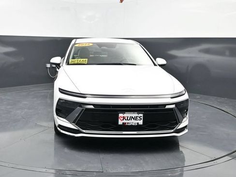 Used 2025 Hyundai Sonata SEL FWD image 2