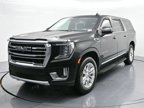 Used 2024 GMC Yukon XL SLT w/ SLT Luxury Package image 3