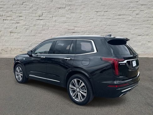 Certified 2025 Cadillac XT6 Premium Luxury image 3