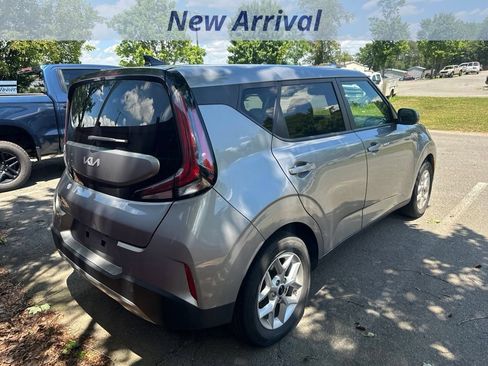 Used 2025 Kia Soul LX w/ LX Technology Package FWD image 6