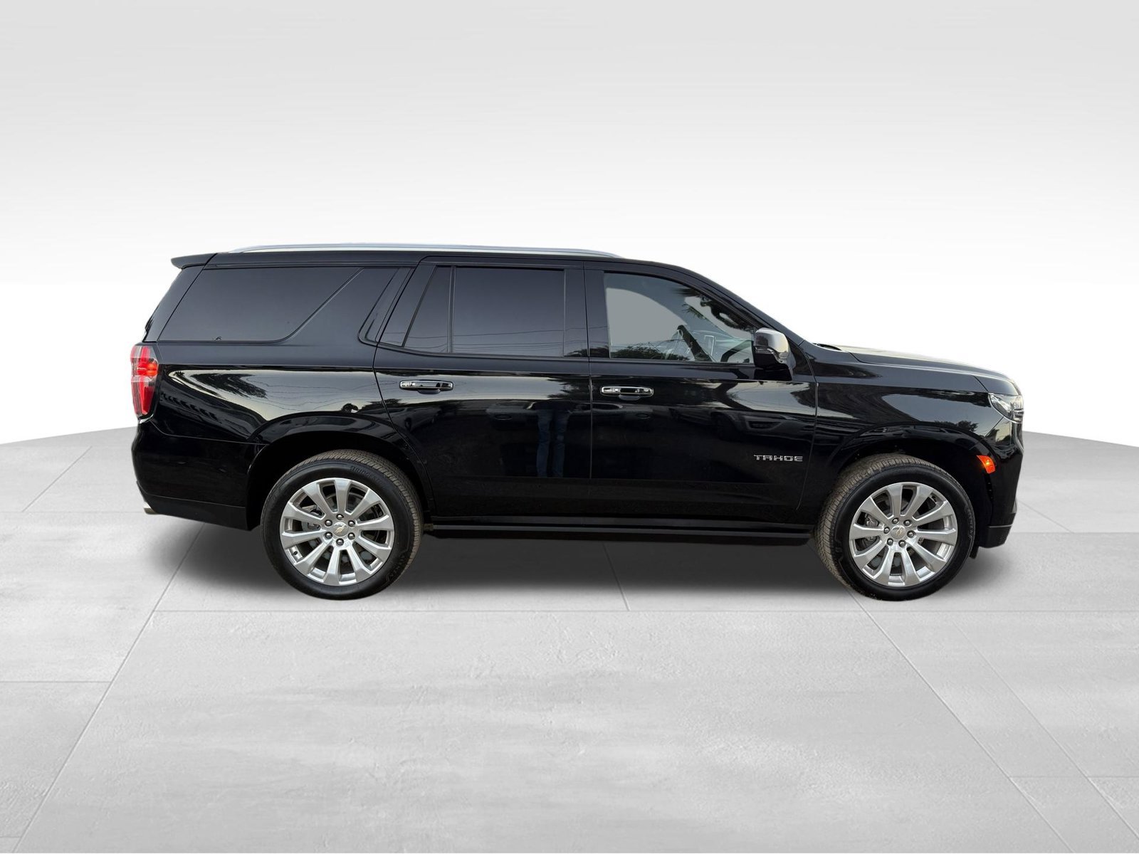 Used 2024 Chevrolet Tahoe Premier w/ Max Trailering Package AWD/4WD image 2