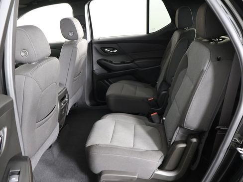 Used 2023 Chevrolet Traverse LT FWD image 36