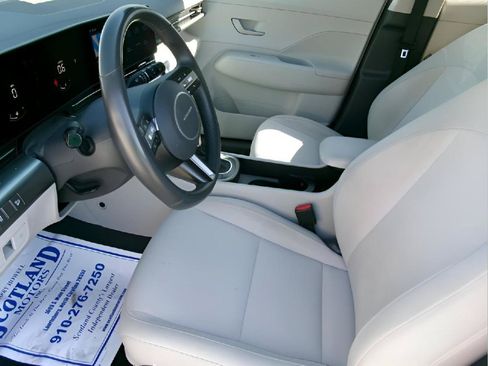 Used 2025 Hyundai Kona SEL FWD image 13