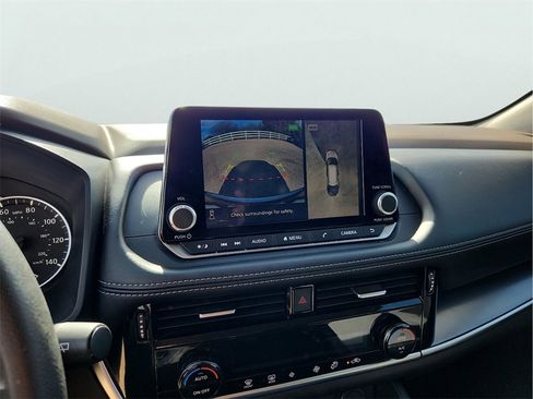 Used 2021 Nissan Rogue SV image 23