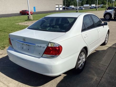 Used 2005 Toyota Camry LE FWD image 10