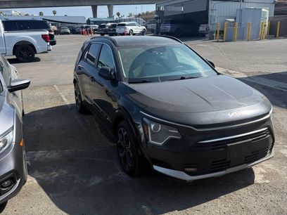 Used 2023 Kia Niro EX Touring