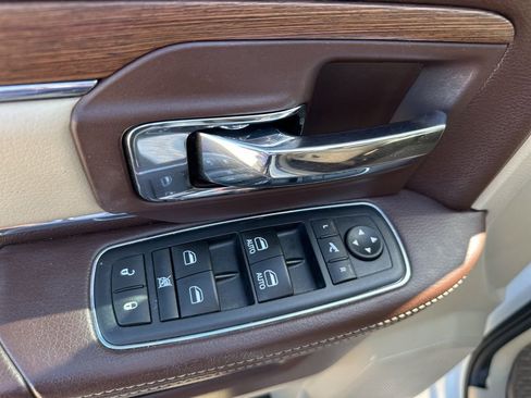 Used 2016 RAM 2500 Laramie image 19