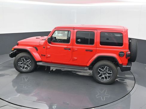 New 2025 Jeep Wrangler Sahara image 39