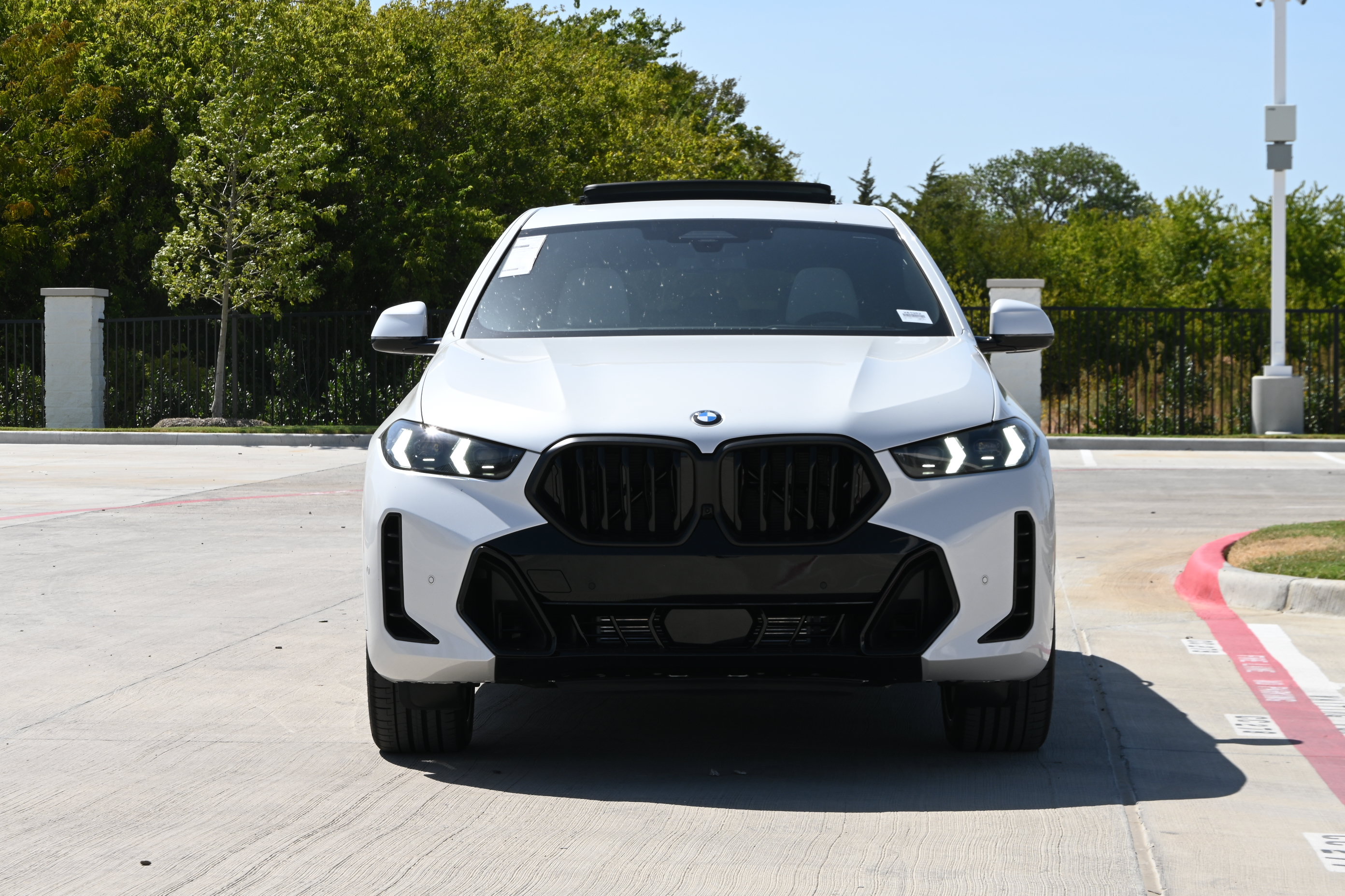 New 2027 BMW X6 xDrive40i w/ Executive Package AWD/4WD image 2