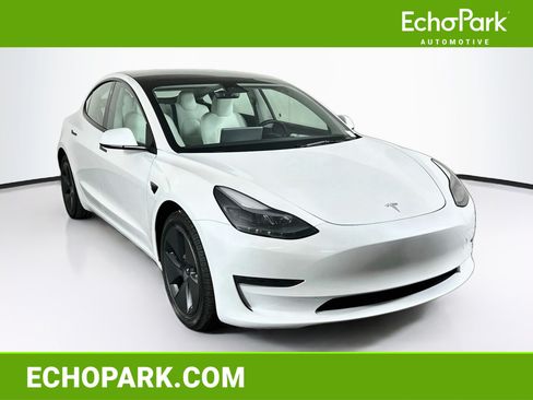 Used 2023 Tesla Model 3 Standard Range RWD image 1