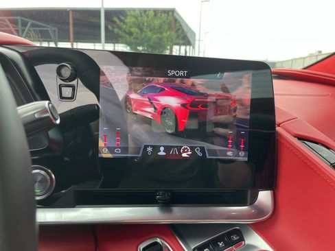 Used 2024 Chevrolet Corvette Stingray Premium Conv w/ Z51 Performance Package image 15